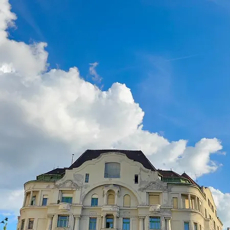 Gellert Square Family - Premium In Buda Side's Cultural Center Διαμέρισμα Βουδαπέστη