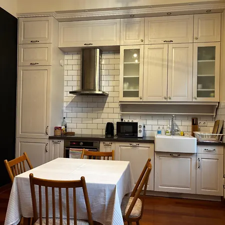 Gellert Square Family - Premium In Buda Side's Cultural Center Apartment