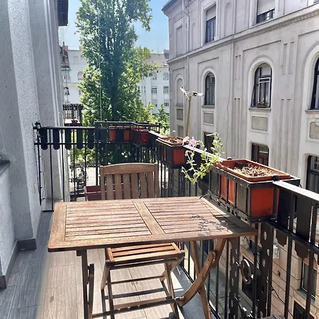 Gellert Square Family - Premium In Buda Side's Cultural Center Apartment *
