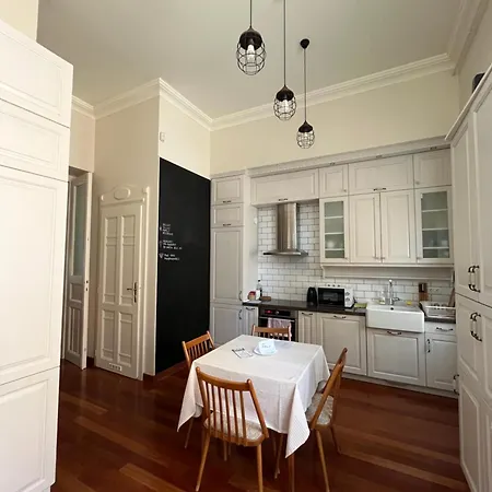 Apartment Gellert Square Family - Premium In Buda Side's Cultural Center Budapest